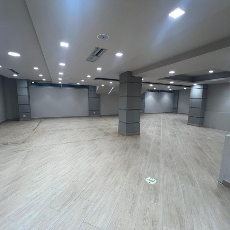 LOCALE COMMERCIALE IN VENDITA VICINO ALLA SCUOLA MIGJENI, DURRES