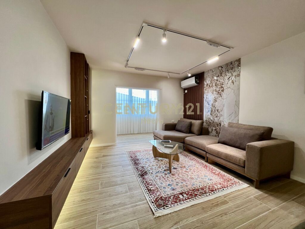 QIRA, APARTAMENT MODERN 2+1 me OBORR &amp; 2️⃣ POSTE PARKIMI‼️