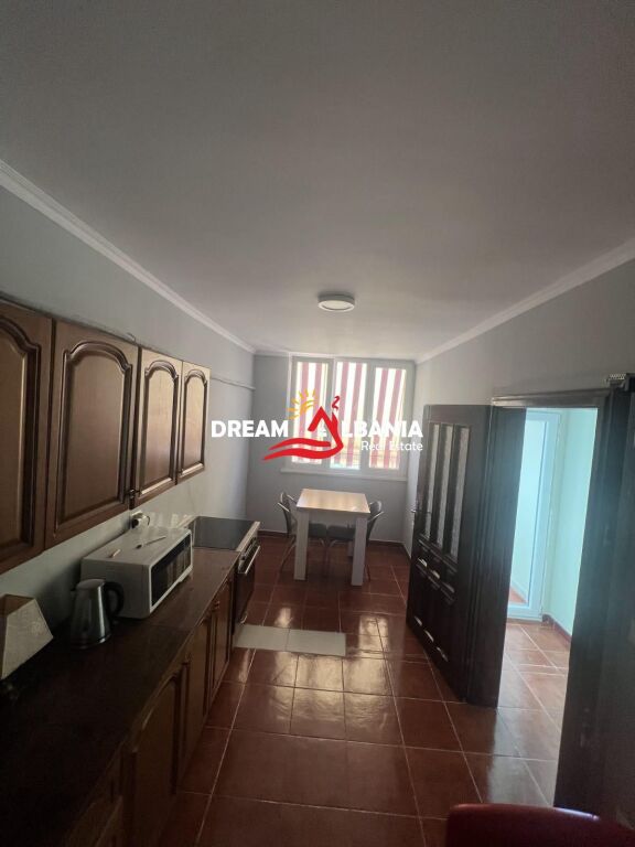 Apartment 3+1 at Komuna e Parisit near the "Kika 1" Complex in Tirana (ID 4231352)