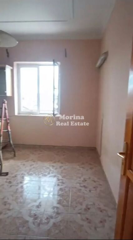 Qera | Shtëpi private 1 + 1 | Oxhaku | 300 €/muaj