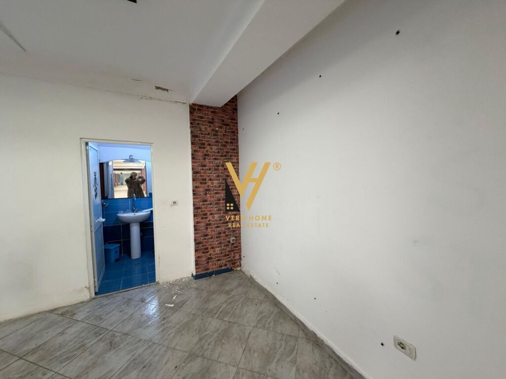 BUSINESS PREMISES 150 M2 FOR RENT AT 21 DECEMBER 70,000 LEKE