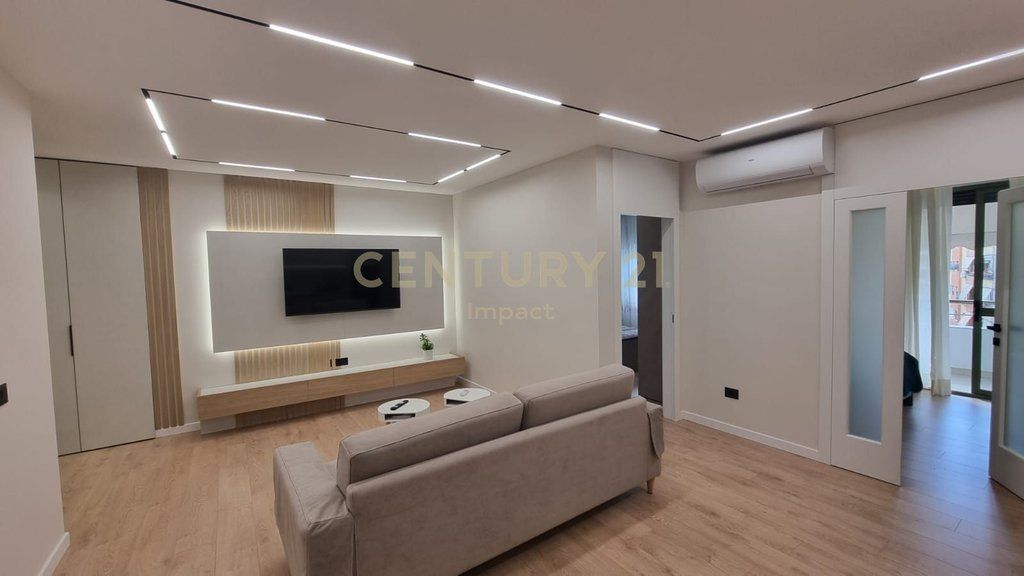 Appartamento 2+1 In Affitto a Komuna e Parisit, Via Medar Shtylla, Tirana - 900€!