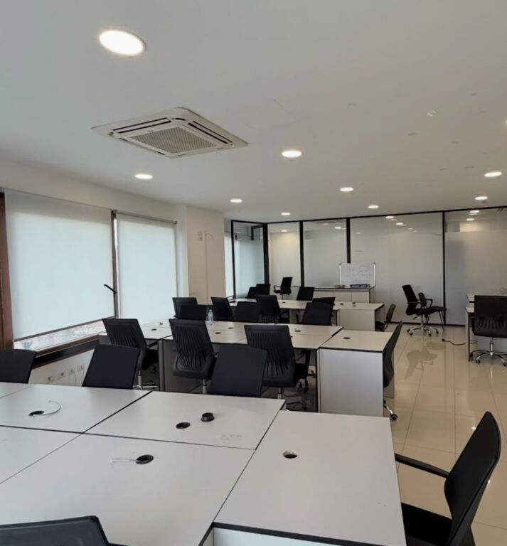 Ufficio Moderno in Affitto presso il Complesso Delijorgji 187 m2 !