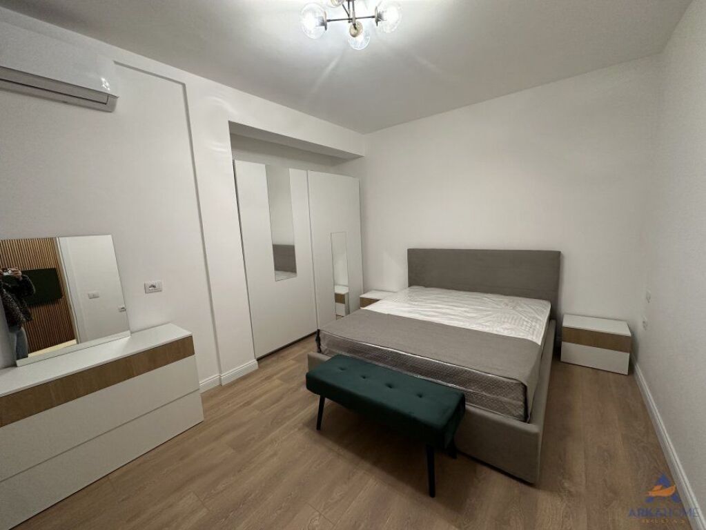 JEPET ME QERA APARTAMENT DUBLEX 3+1 TEK RRUGA SINA 1500 EURO
