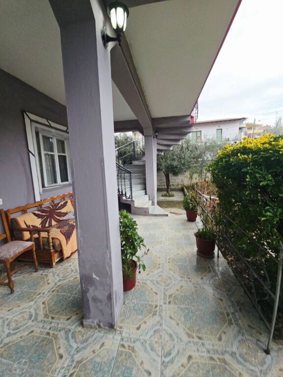 JEPET ME QERA KATI I PARE I NJE VILE PRIVATE NE SHKALLNUR