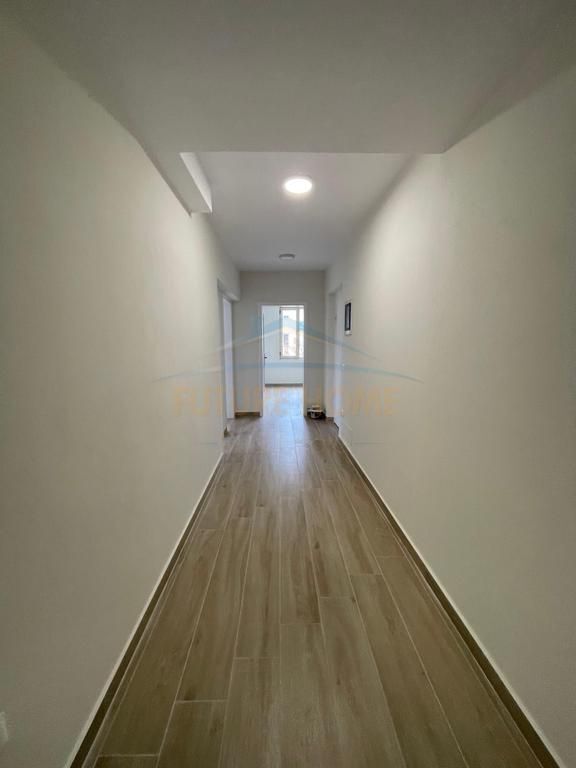 Qira, Ambient Biznesi, Rruga e Durrësit,Tiranë