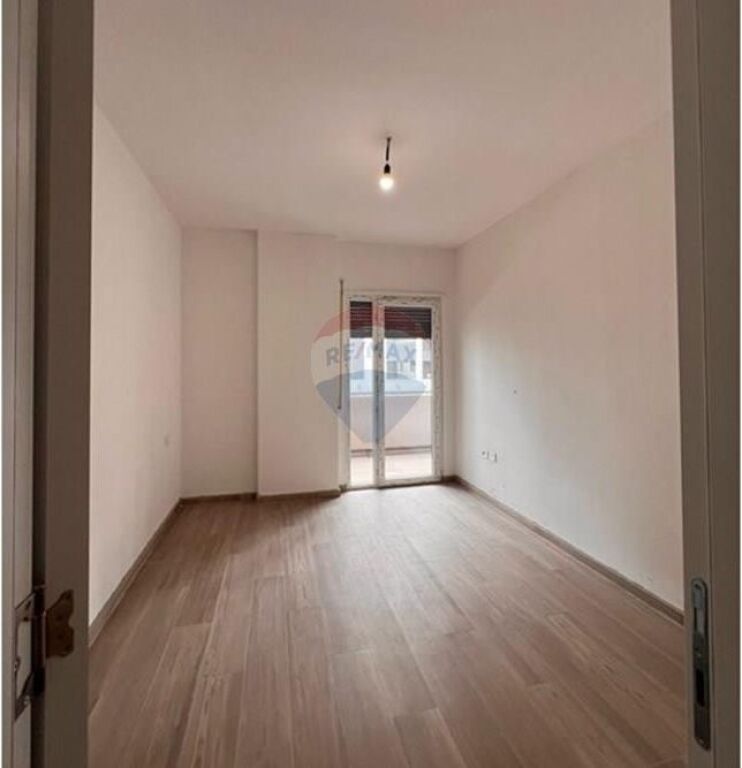 Relux Residence rents 2+1 Shkoze !