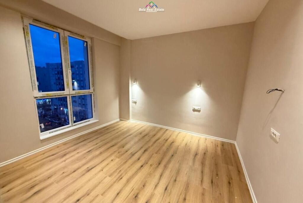 Zyre Me Qera 1+1 Tek Komuna e Parisit (ID BZ2815) Tirane