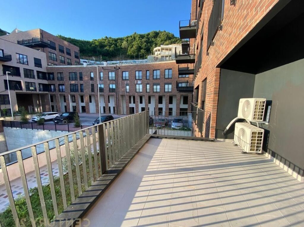 PRESSO KODRA E DIELLIT 2 AFFITTIAMO APPARTAMENTO 1+1 CON POSTO AUTO