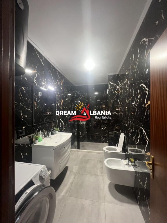 Apartment 3+1 at Komuna e Parisit near the "Kika 1" Complex in Tirana (ID 4231352)