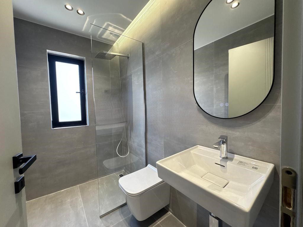 VENDIAMO 2 APPARTAMENTI 1+1 E 1 STUDIO, IN VIA MINE PEZA