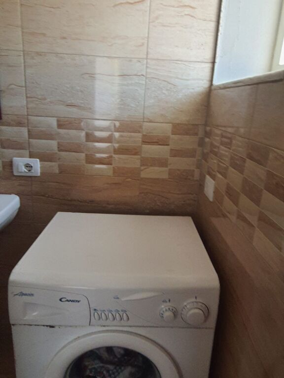 Apartament 1+1+Ballkon Rr.Mihal Grameno 300€