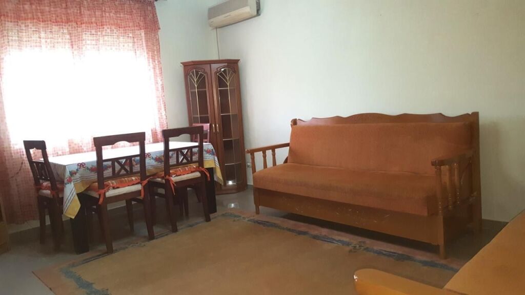 Appartamento 3+1, Congresso di Lushnja!