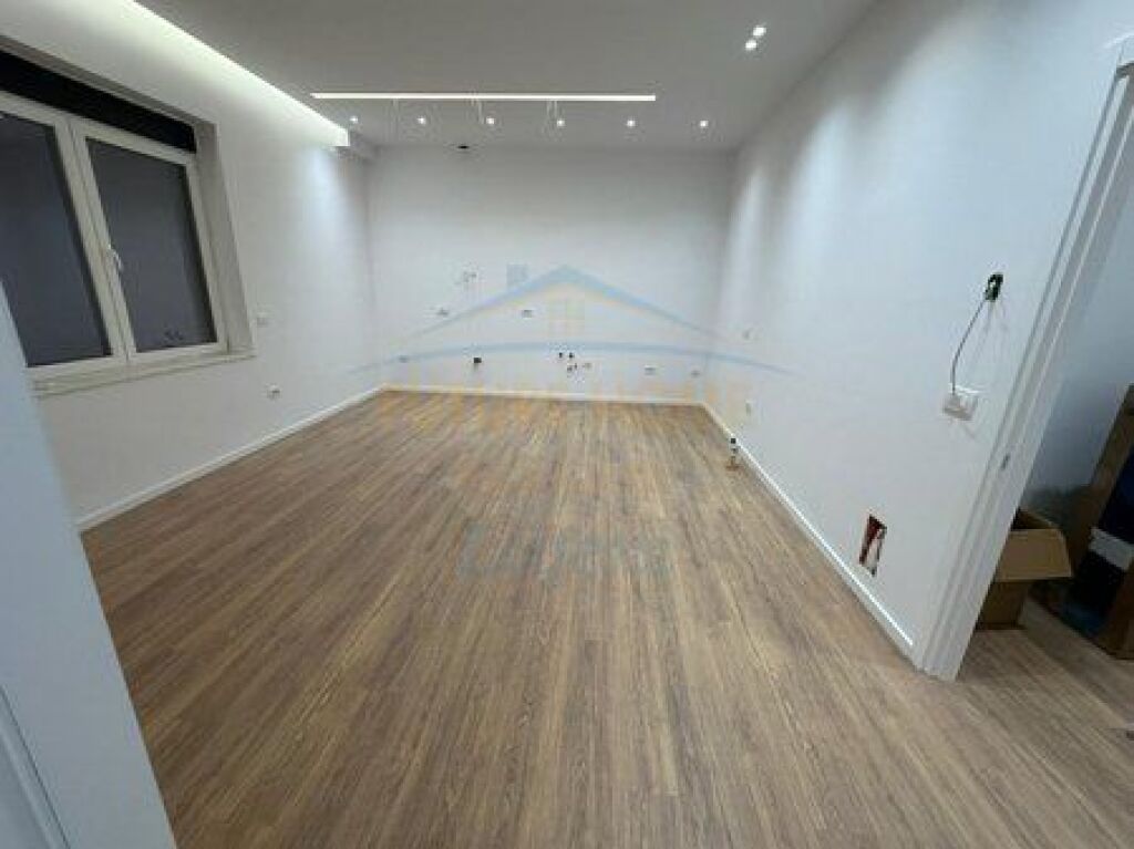 In vendita, Appartamento 2+1, Via Eduard Mano, Lago Secco, Tirana.