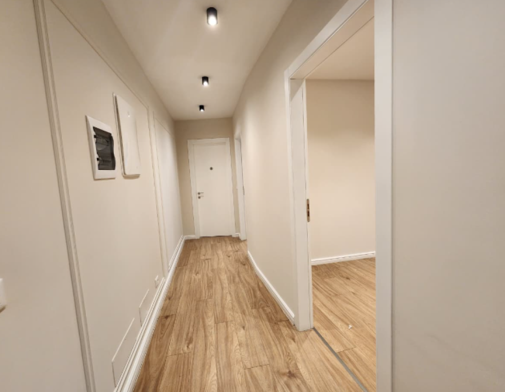 Zyre me qira tek Lake View