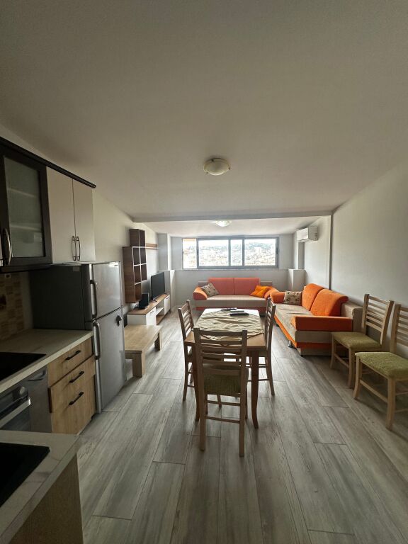 Shitet Apartament 1+1 në Lungomare, Vlorë 🌊