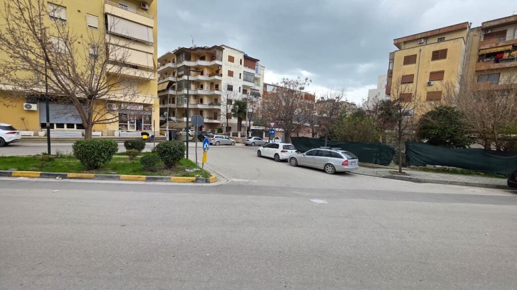 🏬 SHOP FOR RENT – BISHTI I KALLDËRIMIT, VLORË