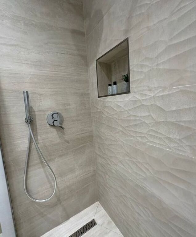 Apartament modern me qira mbi Kafe Roma ne Bllok!