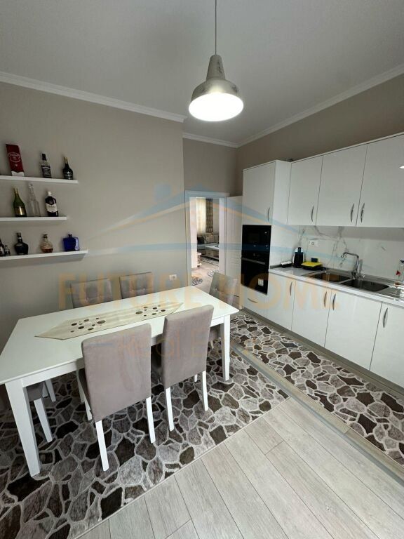 Affitto, Appartamento 2+1, Vilat Gjermane