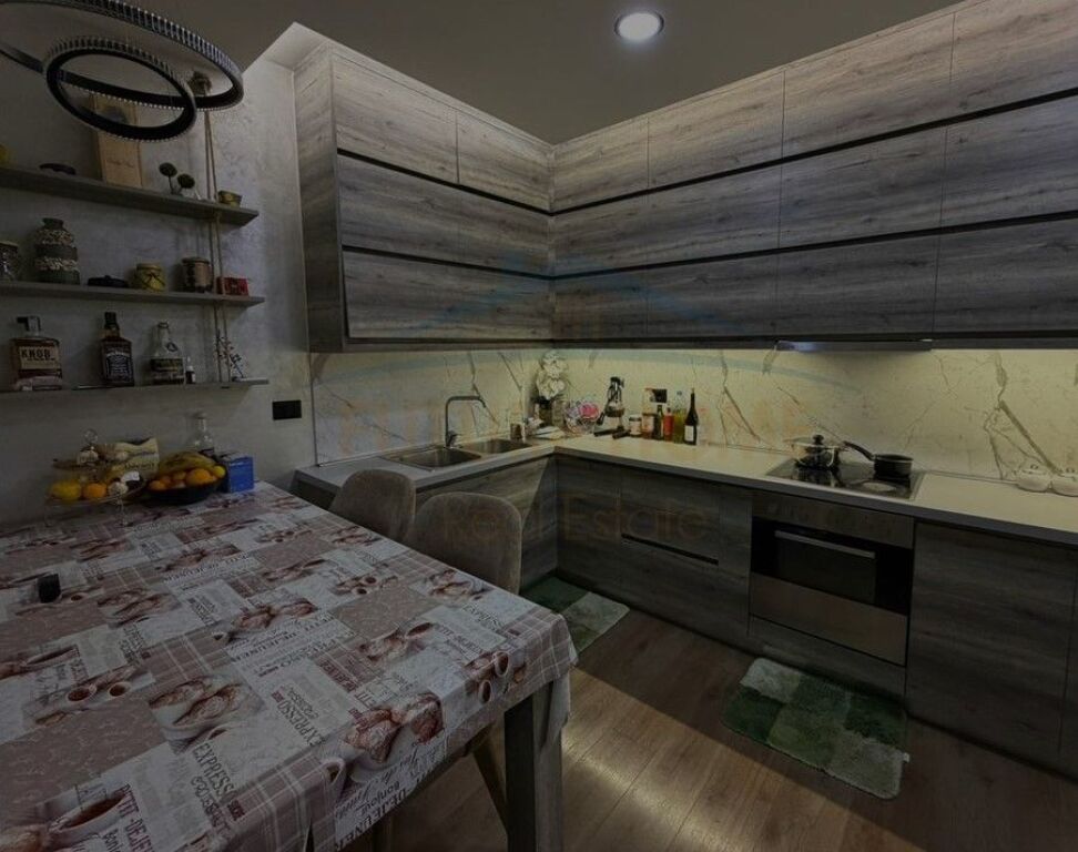 For sale, Apartment 2+1, Paris Commune