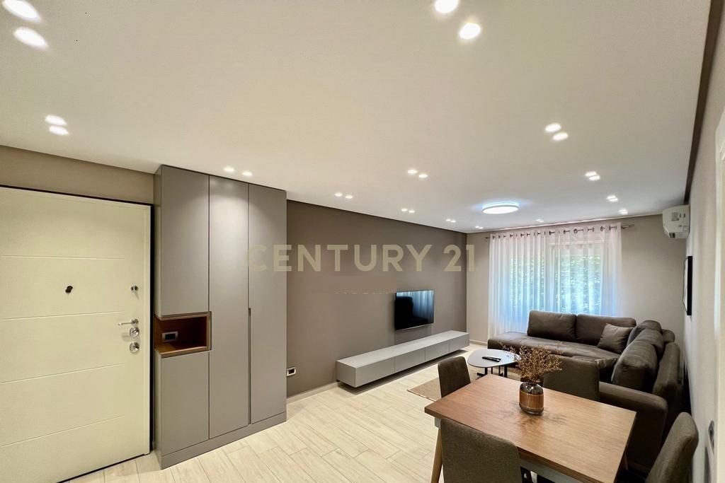 JEPET ME QIRA, APARTAMENT PREMIUM 2+1  QENDËR