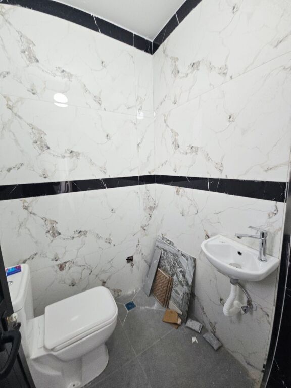 BUSINESS PREMISES FOR RENT BY THE ROAD IN SHKALLNUR DURRES