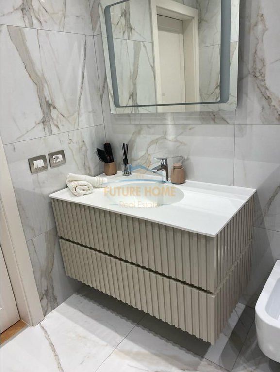 Shitet Apartament Luxury 3+1+2, Fusha e Aviacionit ,Tirane