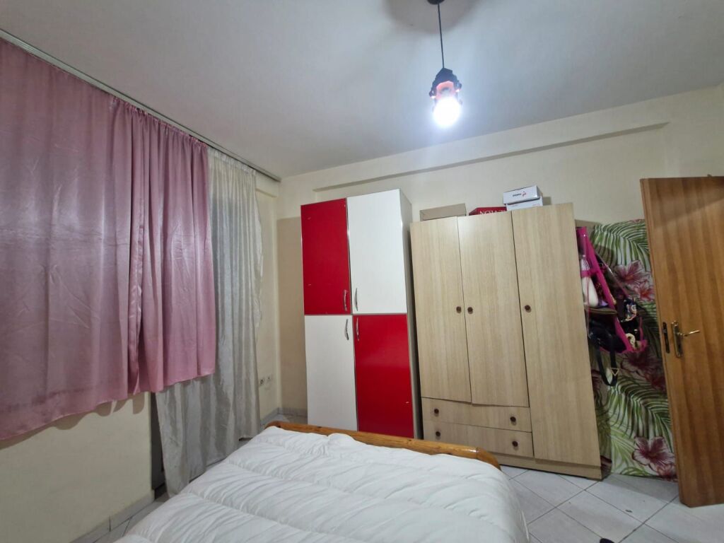 Jepet Me Qera Apartament 1+1+1 Ballkon