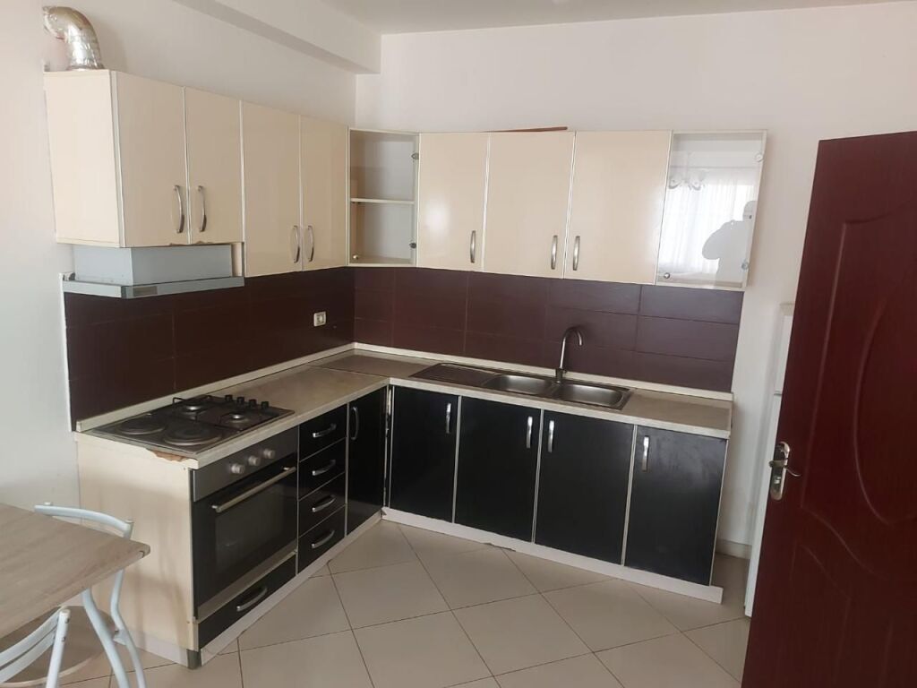 Jepet me qira apartament 1+1 në Astir!