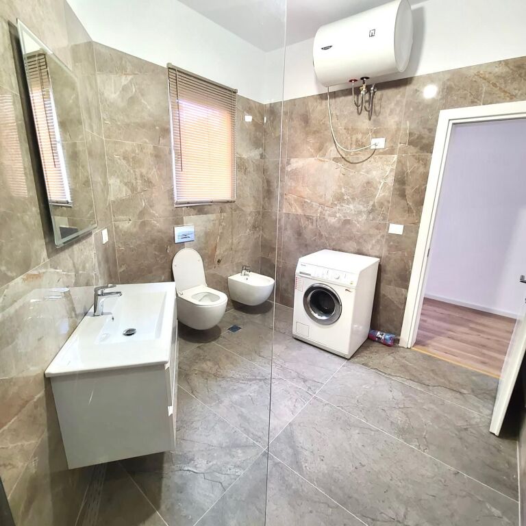 Tirane, jepet me qera apartament Kati 1, 100 m² 550 € (Rruga e Vilave)