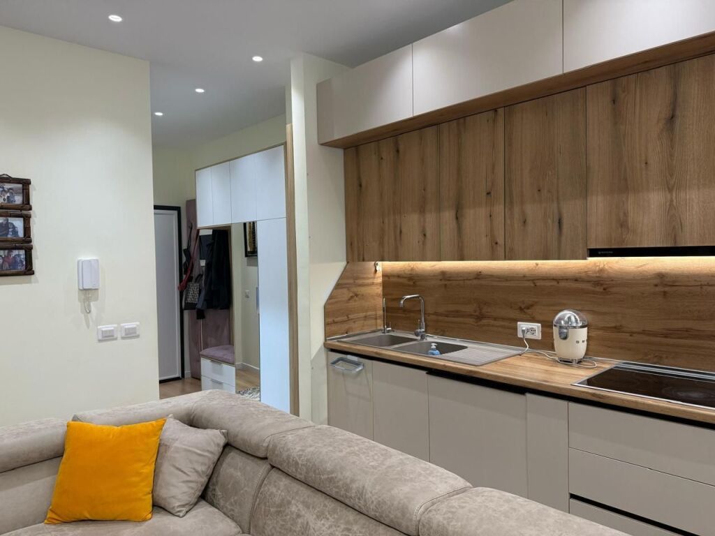 Modern Apartment for Rent at Former Dinamo Factory - 5th May Street !!