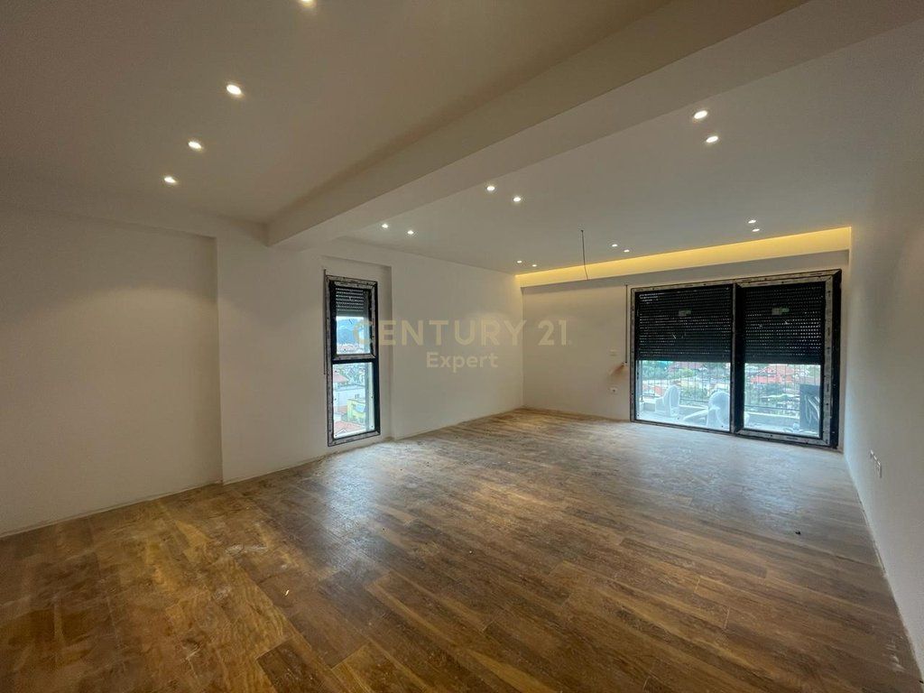 APPARTAMENTO 2+1 IN VENDITA IN VIA KOKONOZEVE, PORCELAN !!