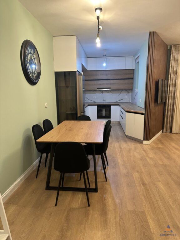 JEPET ME QERA APARTAMENT DUBLEX 3+1 TEK RRUGA SINA 1500 EURO