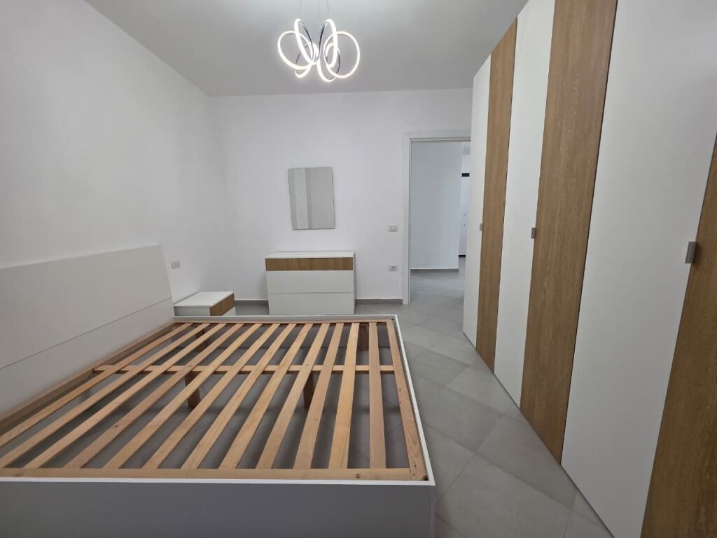 Jepet me Qera Apt 1+1 (+ Bllkn) 100% i Ri 5 min nga Farmacia 10📍 (Fakulteti i Mjeksise) Pallat i Ri V.2025 | 50,000 leke / Muaj 🔥