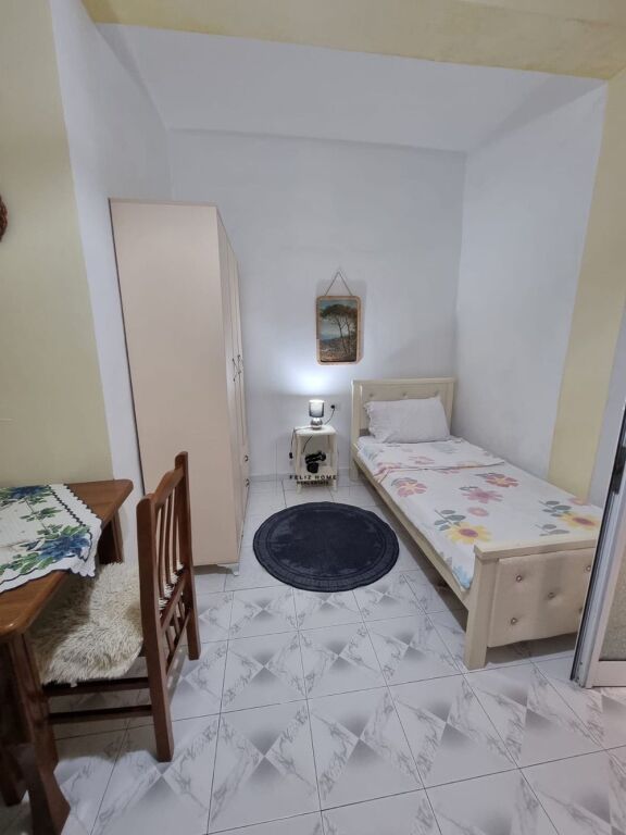 MONOLOCALE IN AFFITTO 21 DICEMBRE 30.000 LEKE