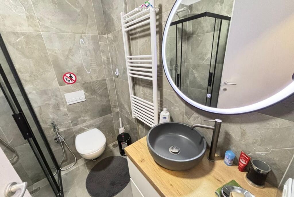 Appartamento in Affitto 1+1 Vicino a Komuna E Parisit (ID B2101487) Tirana