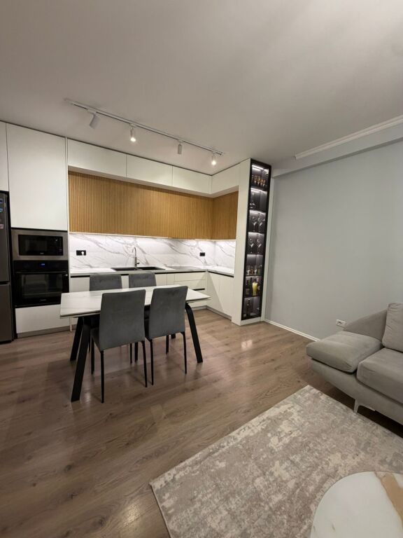 Ofrohet per qera apartament 1+1 liqeni i thate