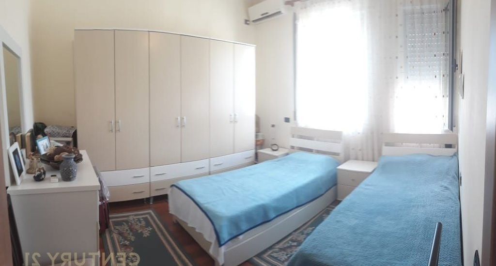 Apartment for rent 1+1 at Pazari i Ri
