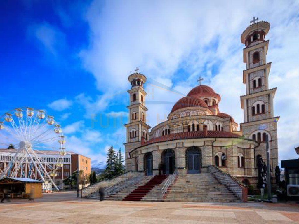 Shitet, Hotel 4-katësh, Qendër, Korçë.