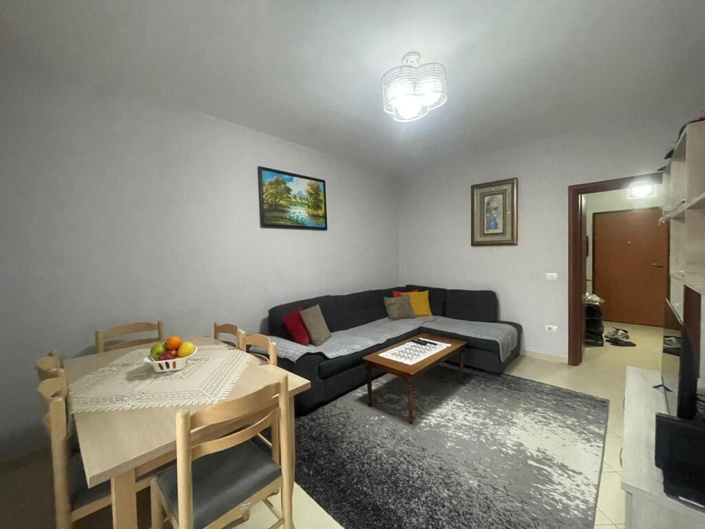 Apartament 2+1 per qira ne Astir