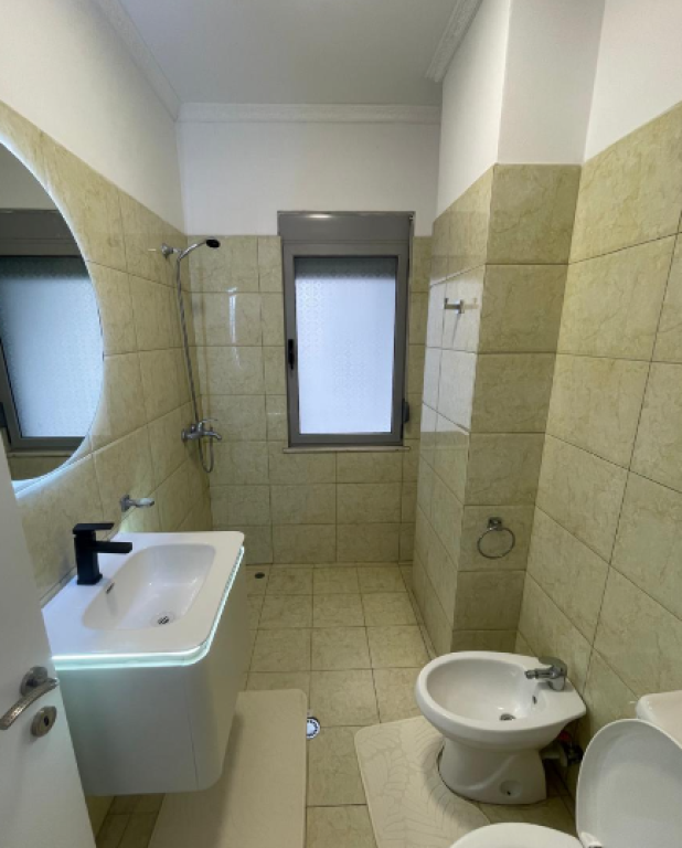 🏢 Shitet Apartament 2+1 – EJA Studio, Astir