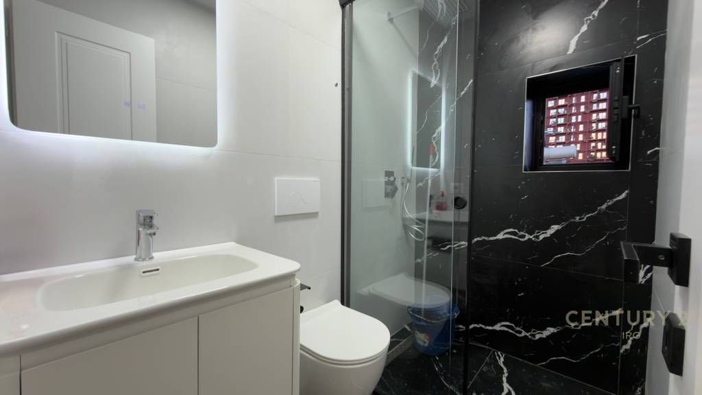 hitet Appartamento 1+1 in Via Kavaja, all'incrocio di 21 Dhjetori- 125.000 Euro!