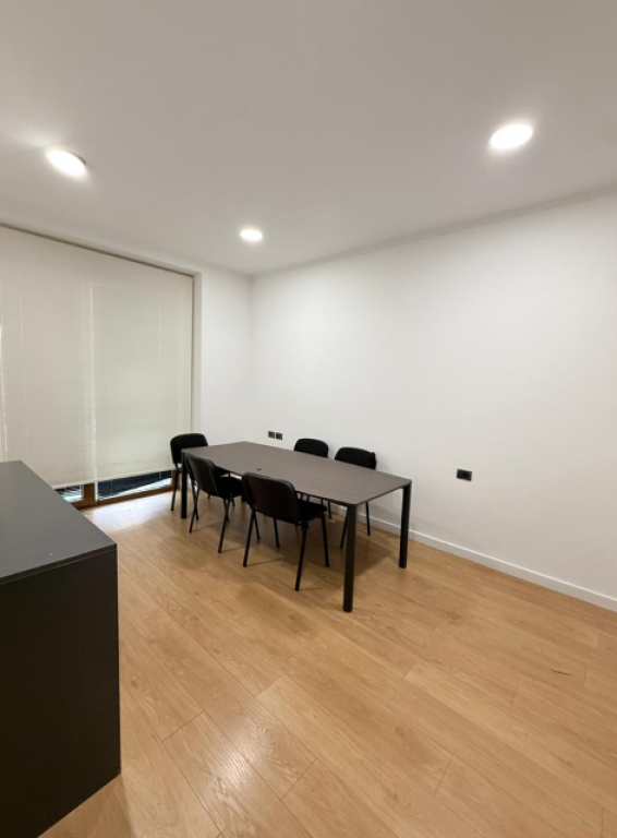 🏢 Ufficio in Affitto – Delijorgji