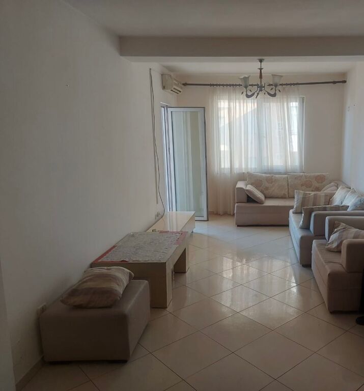 Jepet me qira apartament 1+1 në Astir!