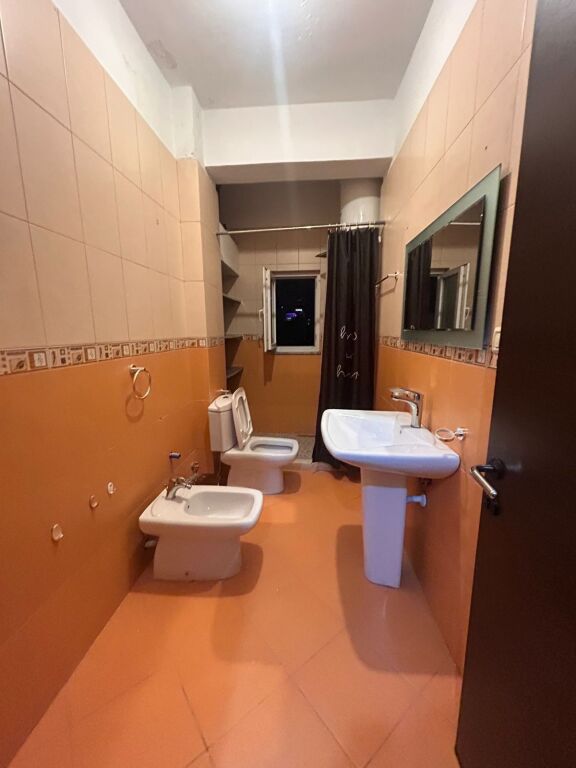 Apartament 2+1+ballkone tek Ami Event ne Bllok