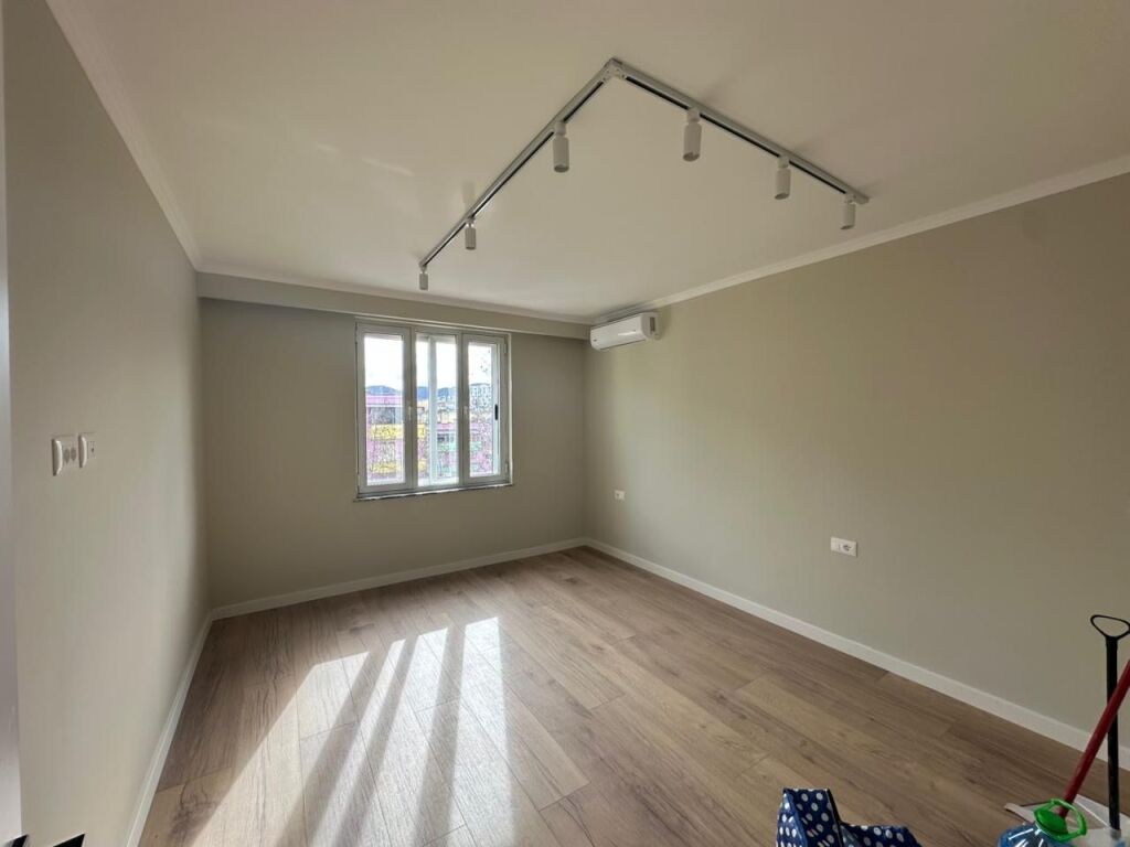 Apartament 1+1 per shitje tek 21-Dhjetori.