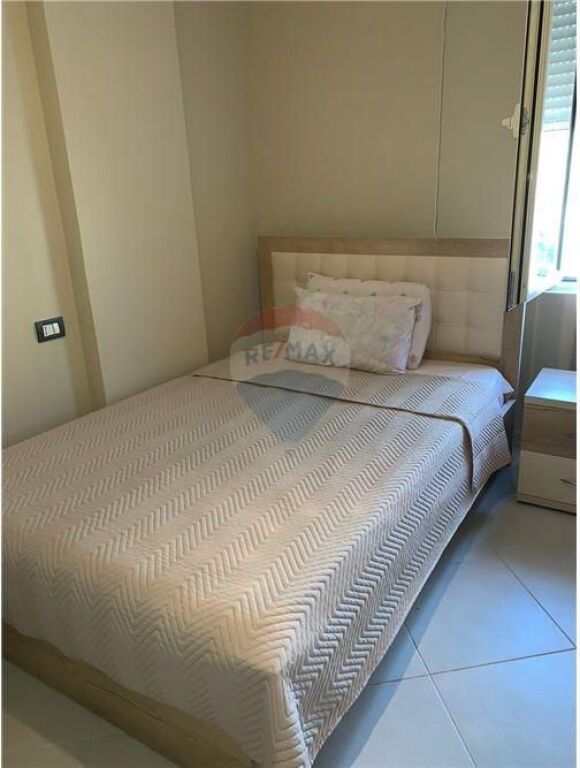 Apartament 3+1+2 per qira ne Fresk !