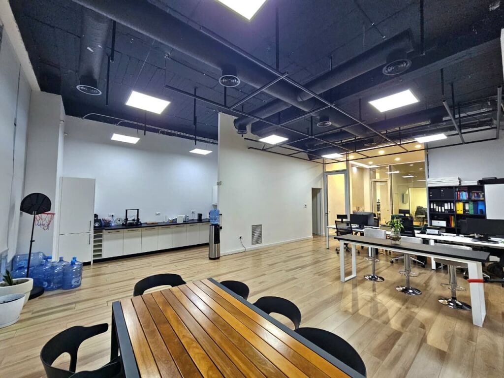 Unità commerciale in affitto, Giardino Botanico