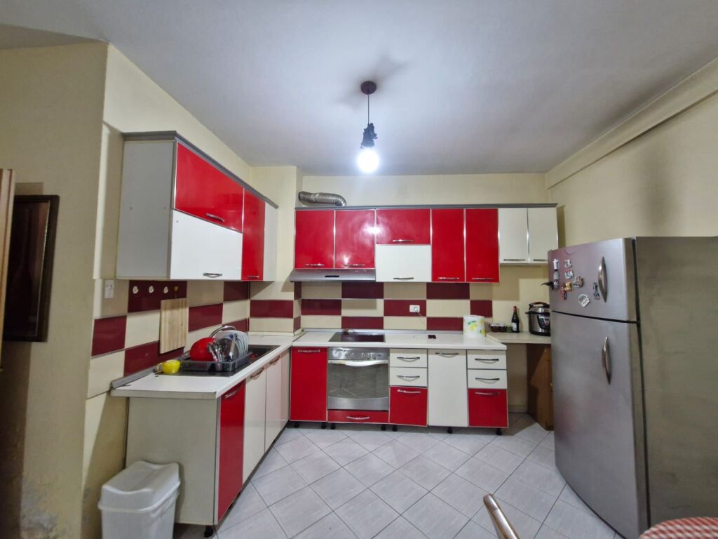 Jepet Me Qera Apartament 1+1+1 Ballkon