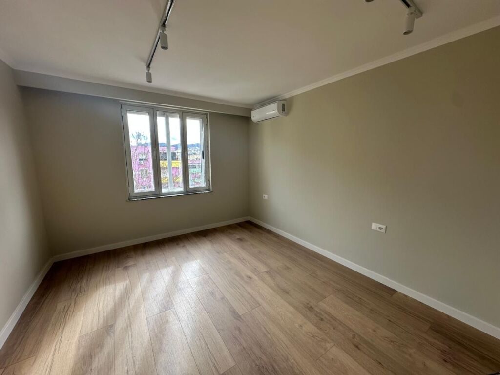 Apartament 1+1 per shitje tek 21-Dhjetori.